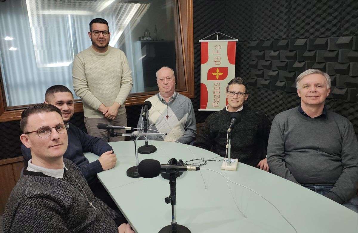Foto de capa da notícia Candidatos ao diaconato permanente participam do programa Razões da Fé e convidam para as celebrações de ordenação
